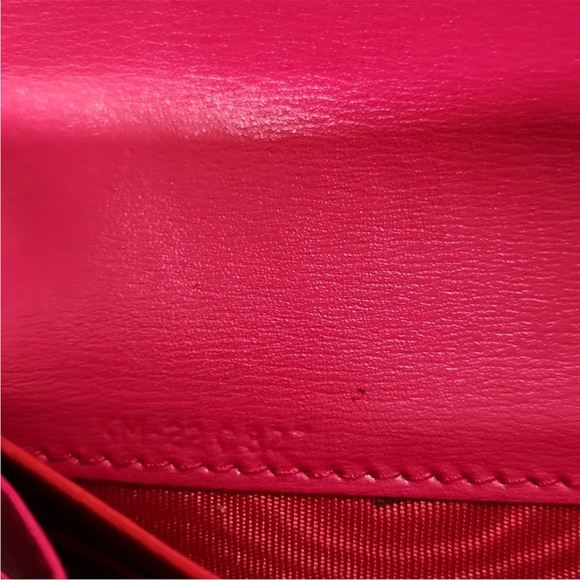 Authentic Salvatore Ferragamo Beautiful Pink large wallet - Picture 6 of 7